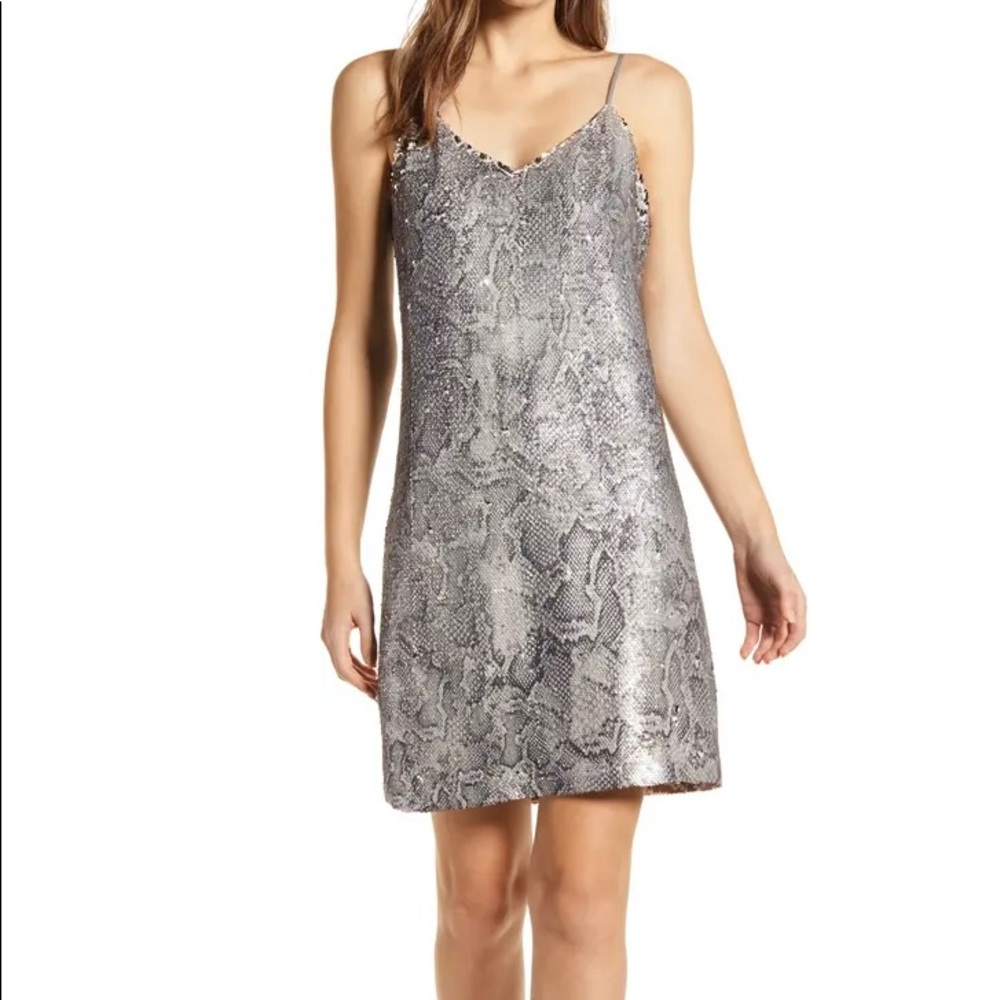 Candice Sequin Slipdress
CUPCAKES AND CASHMERE